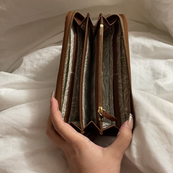 Juicy Couture Wallet - Picture 3 of 3